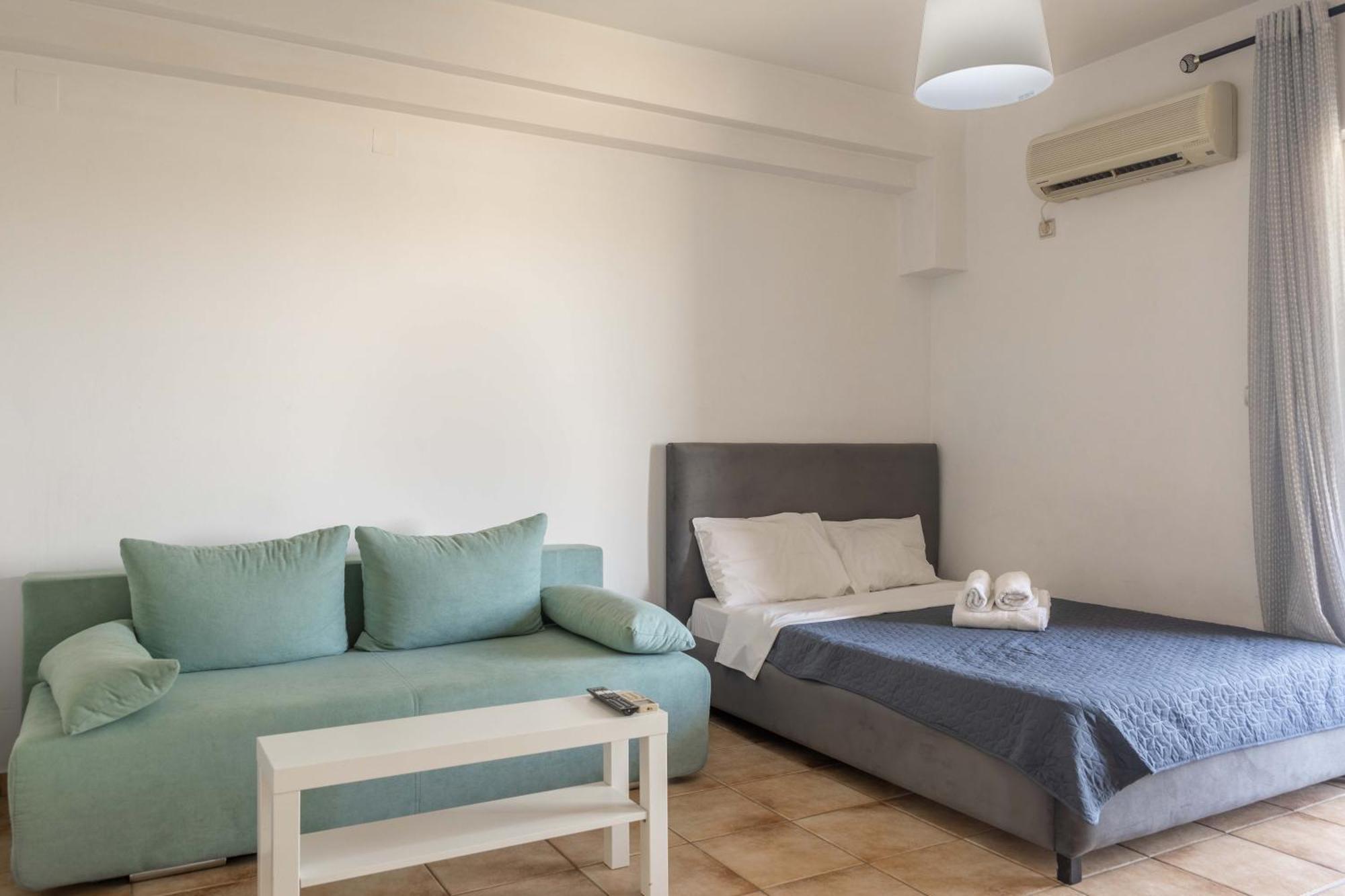 Elia Mini 6 * Larissa